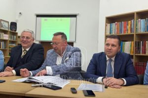 Investiţii record în Pucioasa:  Primarul Constantin Ana a semnat 5 contracte de finanţare europene (peste 181 de milioane de lei)