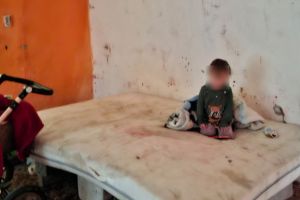 Tânăra mamă (19 ani) care a cerut ajutor pentru copiii ei, i-a abandonat copiii la Spitalul Judeţean Satu Mare!