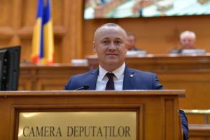 Străinii scapă de amenzi, românii plătesc! Deputatul Eugen Neaţă vrea să închidă „portiţa” ruşinoasă din lege