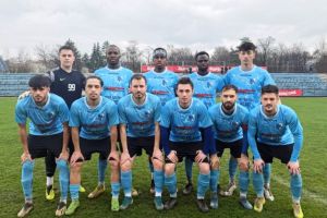 FOTBAL: CSM Adjud 1946 începe play-out-ul cu un punct preţios în deplasare şi pregăteşte duelul de pe teren propriu cu Bucovina Rădăuţi