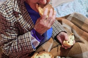 Paşte cu bucurie pentru bunicii uitaţi ai Botoşaniului. Cum poţi ajuta