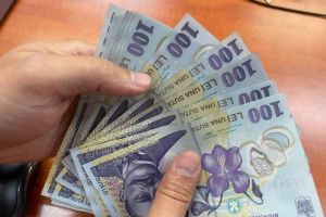 Bani de la stat pentru pensionari, familiile sărace şi copiii cu dizabilităţi
