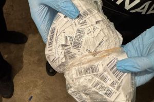 FOTO Bărbat din Botoşani reţinut pentru înşelăciuni cu etichete SGR