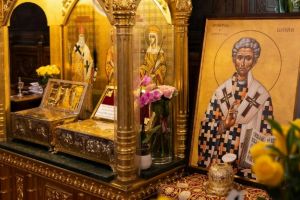 Moastele Sfantului Lazar au fost depuse la Catedrala Patriarhala