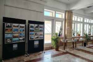 Expozitia Rasarit pe mare, un dialog intre haiku si fotografie, la Biblioteca Judeteana Constanta