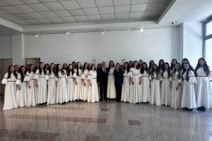 FOTO Corul de fete al Liceului Pedagogic Botoşani a obţinut locul I la Olimpiada Naţională Corală, etapa zonală