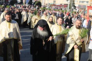 La Timişoara, pelerinajul de Florii a adunat mii de credincioşi ortodocşi