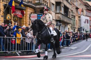 Eugen Telişcă, june din Șcheii Braşovului: „Echilibrul între disciplină şi tradiţie dă sens vieţii”