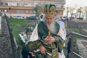 FOTO+VIDEO: Duminica Floriilor, sarbatorite la Constanta. Zeci de credinciosi la slujba de la Catedrala 