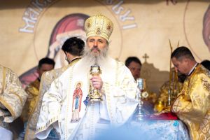 Procesiune religioasă cu mii de pelerini pe străzile din Botoşani. Mitropolitul Moldovei şi Bucovinei va fi prezent în mijlocul credincioşilor