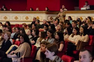 FOTO & VIDEO Elevi premiaţi, astăzi, la Botoşani pentru rezultatele obţinute la Olimpiada Naţională de Limba Română. Ministrul Educaţiei, prezent la eveniment