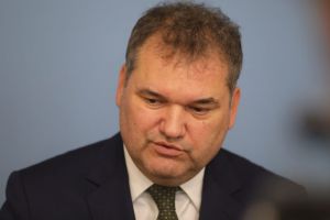 Bazinul de înot din Caransebeş ar trebui să fie gata anul viitor