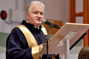 Retrospectiva săptămânii prin ochii lui Bihorel: Rectorul Barney crede că noul Spital Sorbonica va fi unul de elită