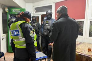 Razii cu poliţişti, jandarmi şi „mascaţi” la Botoşani. 11 unităţi economice verificate