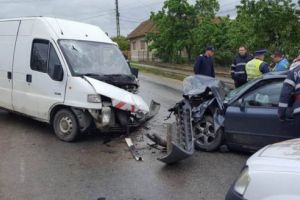 O depăşire neregulamentară, trei răniţi, dintre care unul grav