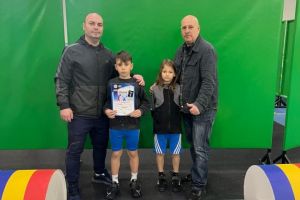 Halterofili de la CS Farul Constanta, pe podium la intrecerile nationale de la Bucuresti (GALERIE FOTO)