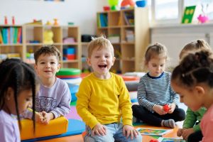 Veste bună pentru părinţii salariaţi! Tichetele de creşă au fost majorate din aprilie 2026