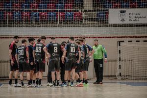 CSM Oradea a stat în etapa a 8-a din play-offul Diviziei A la handbal masculin. Egalul cu Făgăraş contează în clasament