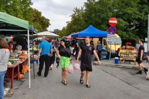 Piaţa volantă de la stadion va fi deschisă şi vineri