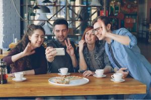 Conectarea Lumii: 8 avantaje extraordinare ale tehnologiei digitale