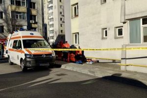 Tragedie în Piteşti! Un băiat de 12 ani a murit după ce s-a aruncat de la etaj