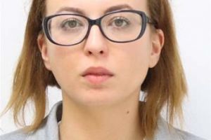 Tânără dispărută fără urmă. Familia şi autorităţile o caută de trei zile. Dacă aţi văzut-o sunaţi la 112