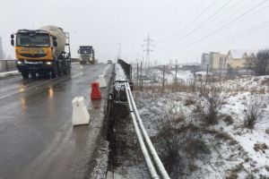 Retricţii mai aspre pe podul de pe drumul CET-ului
