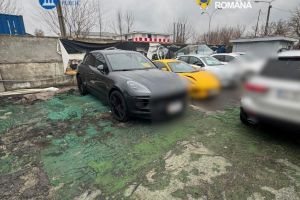 FOTO: Perchezitii intr-un dosar de importuri ilegale de autoturisme de lux si spalare de bani