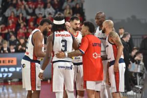 Săptămână cu două meciuri la Oradea Arena pentru CSM CSU Raiffeisen. Marţi vine Steaua