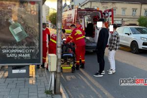 FOTO. Intervenţie în centrul Sătmarului: bărbat în stare avansată de ebrietate, preluat de echipajul SMURD