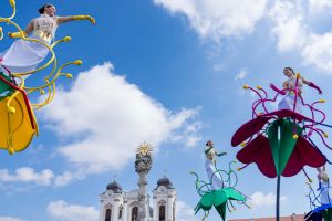 FOTO. Timişoara, în sărbătoare. Mii de oameni au umplut centrul oraşului, iar Târgul de Paşte continuă cu spectacole de excepţie