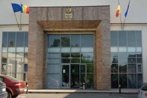 Decizie importantă înainte de Paşte, pentru adolescentul acuzat că şi-a înjunghiat mortal bunica