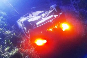 Accident rutier grav la Dragosloveni! Tânăr de 20 de ani, transportat de urgenţă la spital după ce s-a răsturnat cu maşina!