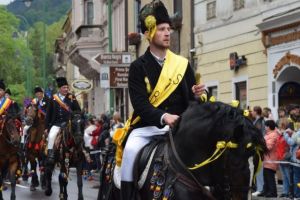 Adrian-Octavian Ghimbăşan: Omul care repară „păsări de fier” şi îşi vindecă sufletul în galopul cailor