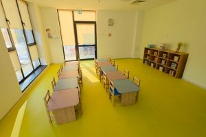 Noua creşă municipală, inaugurată în urmă cu două luni de ministrul Dezvoltării, va mai sta închisă cel puţin încă 5 luni