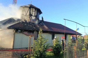 Incendiu la o biserică din lemn din Săcălaz
