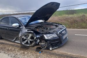 FOTO Accident, azi dimineaţă, într-o localitate din Botoşani. O tânără de 19 ani a fost rănită