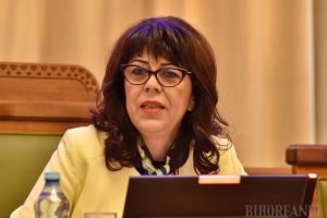 Mazilire... fulger: Fosta patroană de la Fulger Taxi, schimbată de la şefia Autorităţii Rutiere Bihor