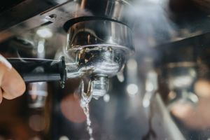 5 sfaturi pentru curăţarea aparatului de cafea