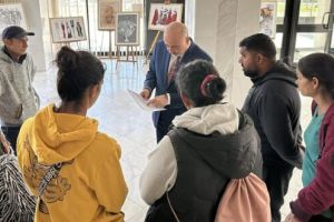 Evacuaţii de pe strada Grădişte, pentru a treia oară în audienţă la prefect. Problemele persistă, Primăria Slatina le ignoră