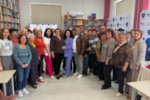 FOTO: Gorjenii şi-au verificat gratuit tensiunea şi glicemia la Biblioteca Judeţeană