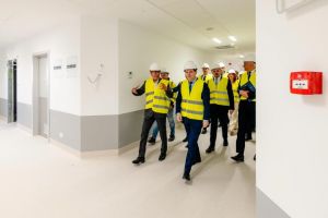 FOTO: Nicusor Dan, de Ziua Mondiala a Sanatatii. Omagiu pentru personalul medical si avertisment privind dezinformarea in domeniul sanitar