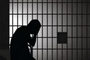 Bărbat din Olt, reţinut după ce a lovit un alt bărbat în faţa unui bar. Unde a avut loc agresiunea/ VIDEO