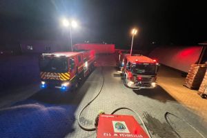Incendiu într-o hală cu cărbune din Bălăuşeri