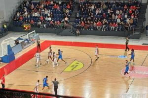 Înfrângere dureroasă pentru CSM CSU Raiffeisen Oradea: aproape 100 de puncte încasate acasă de la Steaua Bucureşti