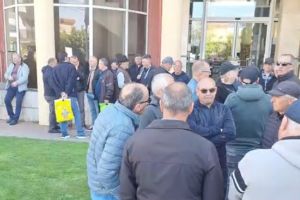 Șefii CEO, huiduiţi din nou!