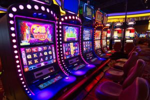 Jocurile de noroc vor fi păstrate în municipiul Botoşani! Primarul Cosmin Andrei refuză să închidă sălile