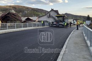 Podul peste Bizdidel intră în etapa finală de execuţie. Circulaţia în zonă este restricţionată de 11 ani