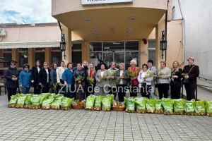 FOTO+VIDEO: Mariana Gaju si femeile social democrate din judetul Constanta aduc spiritul Pastelui persoanelor varstnice