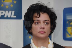Angelica Fădor îi atrage atenţia ministrului Justiţiei asupra problemelor personalului de ...
